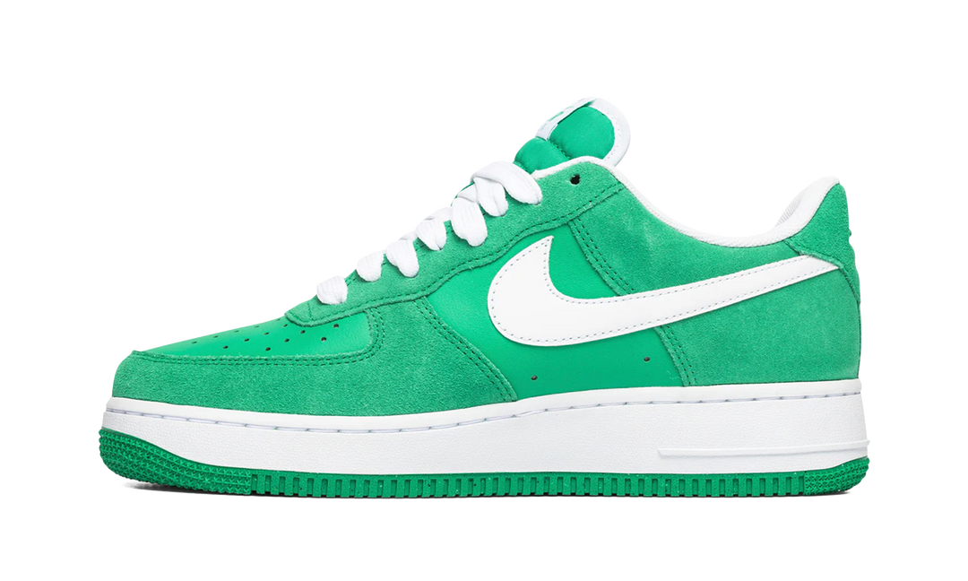NIKE AIR FORCE 1 LOW &