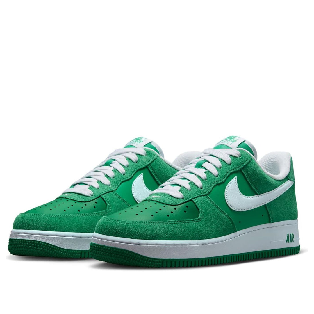 NIKE AIR FORCE 1 LOW &