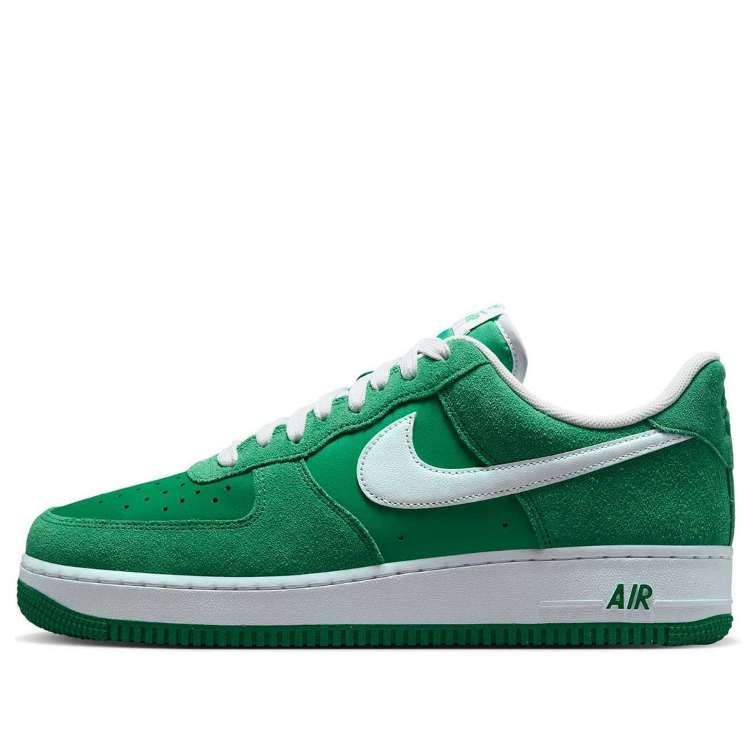 NIKE AIR FORCE 1 LOW &