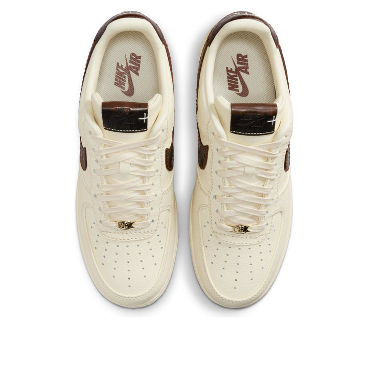 NIKE AIR FORCE 1 LOW &