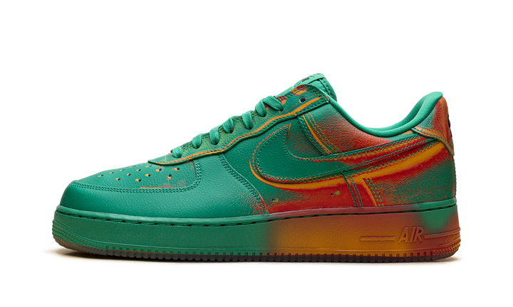 NIKE AIR FORCE 1 LOW &