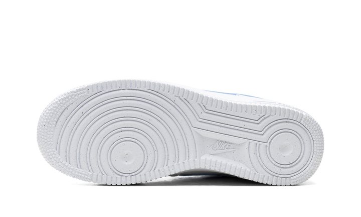 NIKE AIR FORCE 1 LOW &