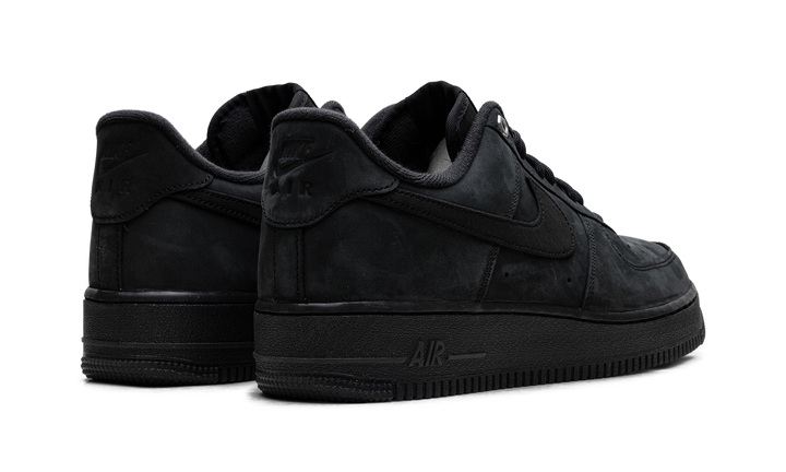 NIKE AIR FORCE 1 LOW &