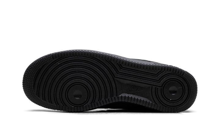NIKE AIR FORCE 1 LOW &