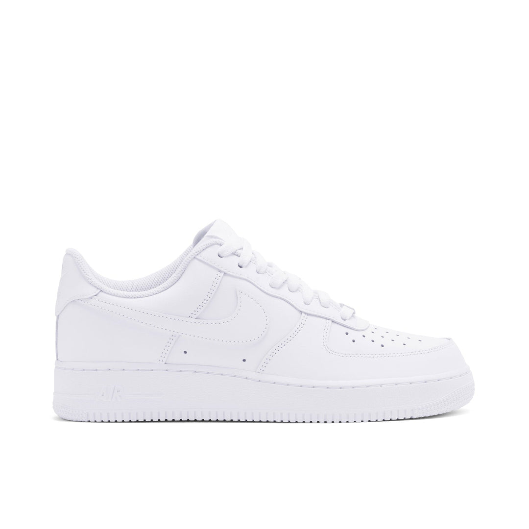 NIKE AIR FORCE 1 LOW &