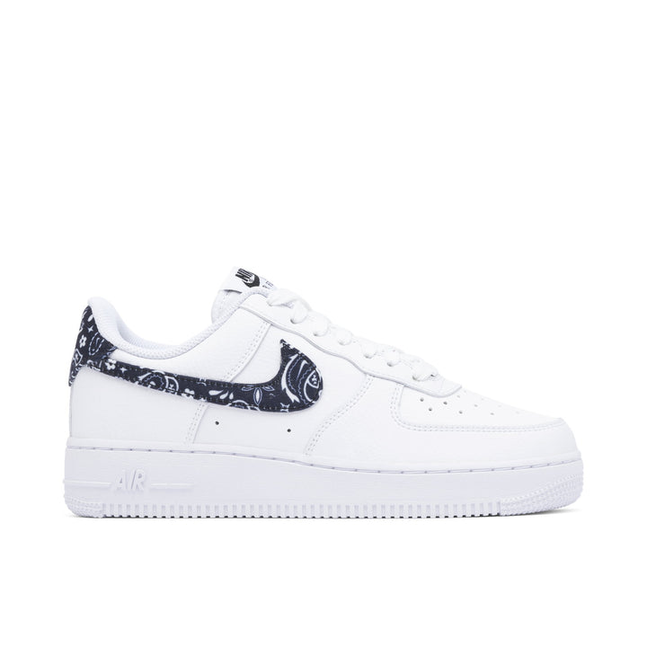 NIKE AIR FORCE 1 LOW 07 WHITE BLACK PAISLEY WOMENS