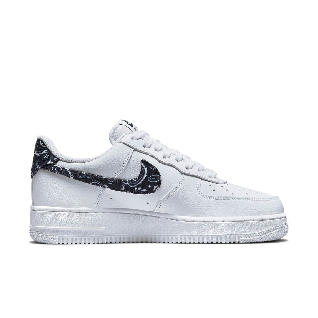 NIKE AIR FORCE 1 LOW 07 WHITE BLACK PAISLEY WOMENS