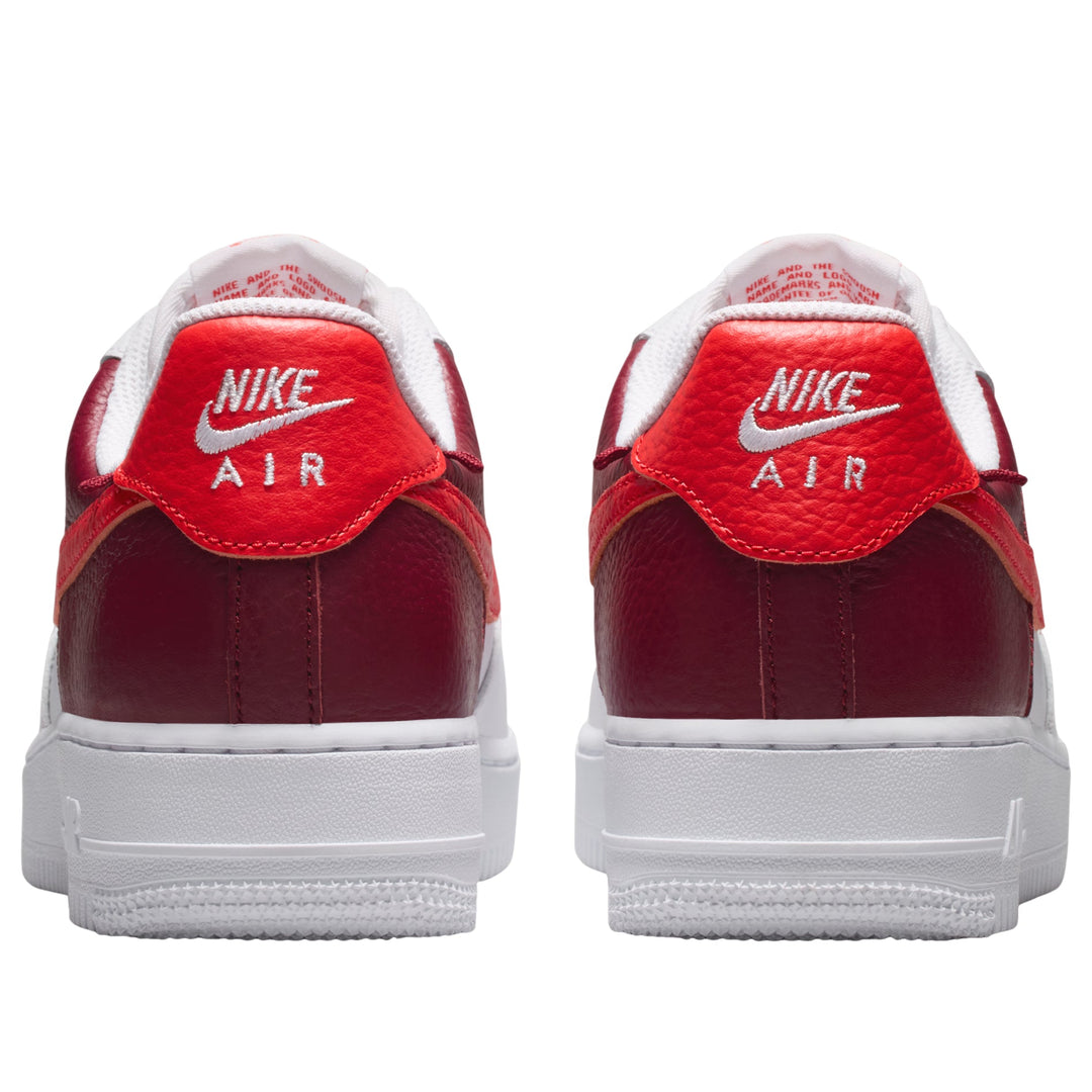 NIKE AIR FORCE 1 LOW &