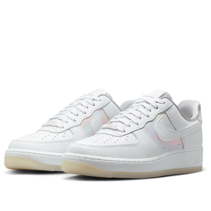 NIKE AIR FORCE 1 LOW &