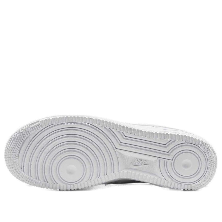 NIKE AIR FORCE 1 LOW &