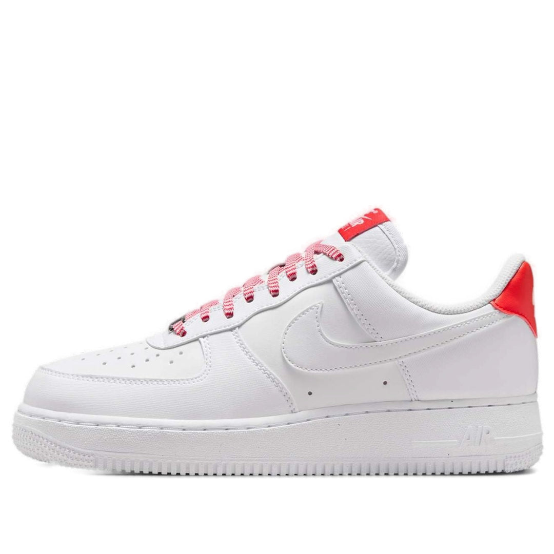 NIKE AIR FORCE 1 LOW &