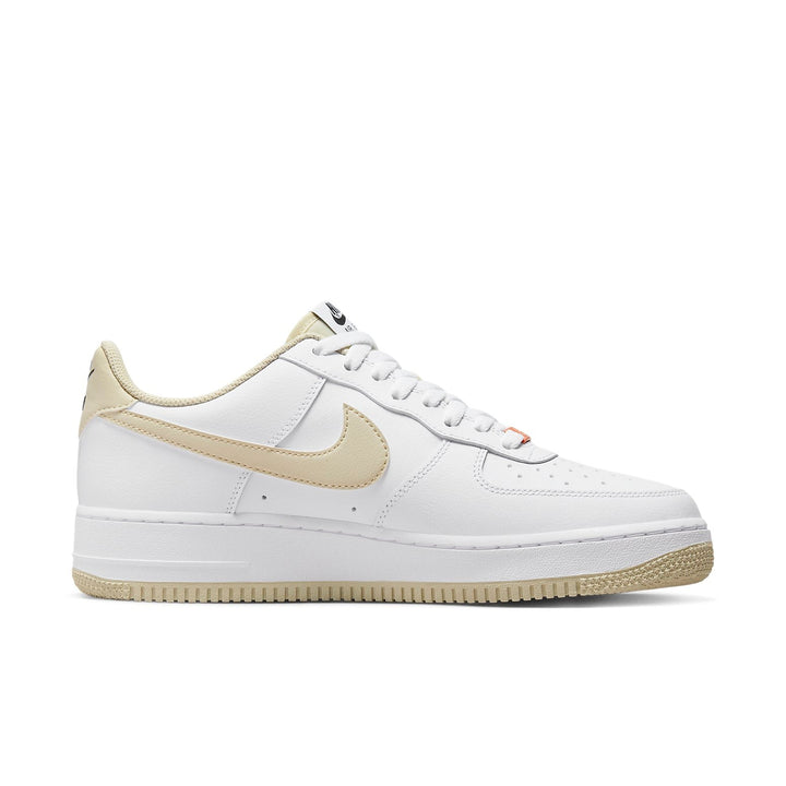 NIKE AIR FORCE 1 LOW &