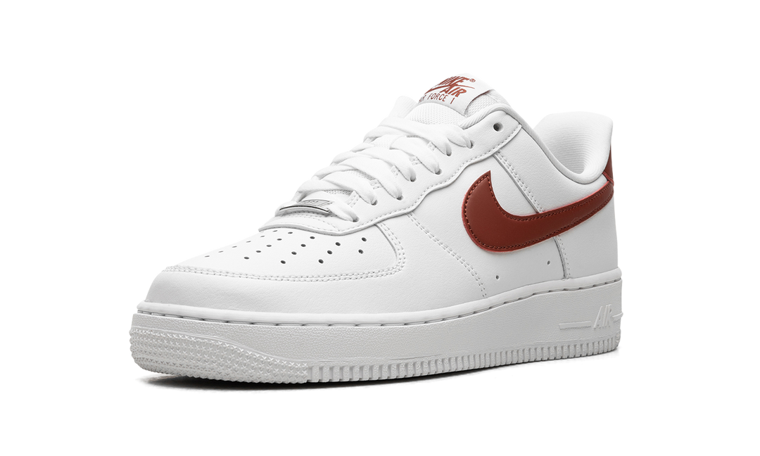 NIKE AIR FORCE 1 LOW &