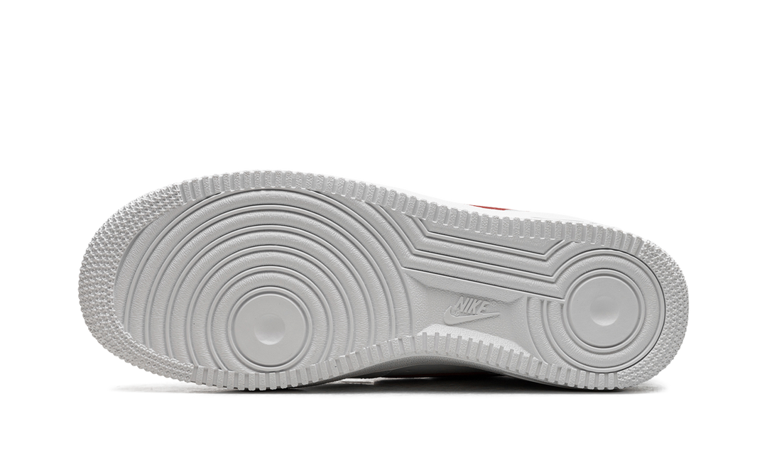 NIKE AIR FORCE 1 LOW &