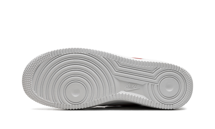 NIKE AIR FORCE 1 LOW &