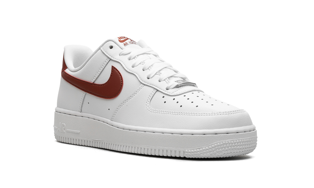NIKE AIR FORCE 1 LOW &