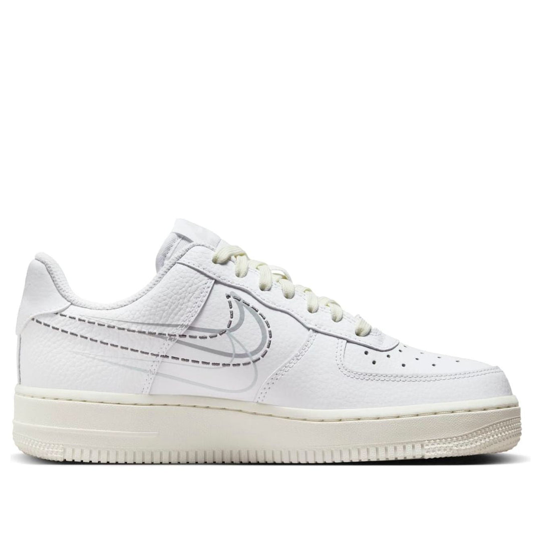 NIKE AIR FORCE 1 LOW &