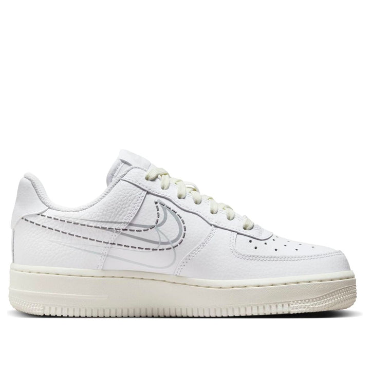 NIKE AIR FORCE 1 LOW &