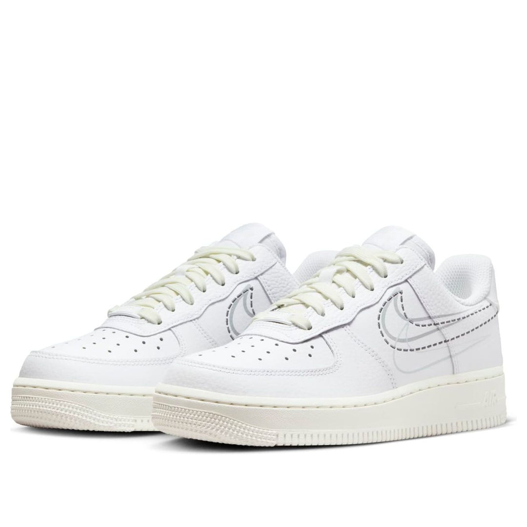NIKE AIR FORCE 1 LOW &