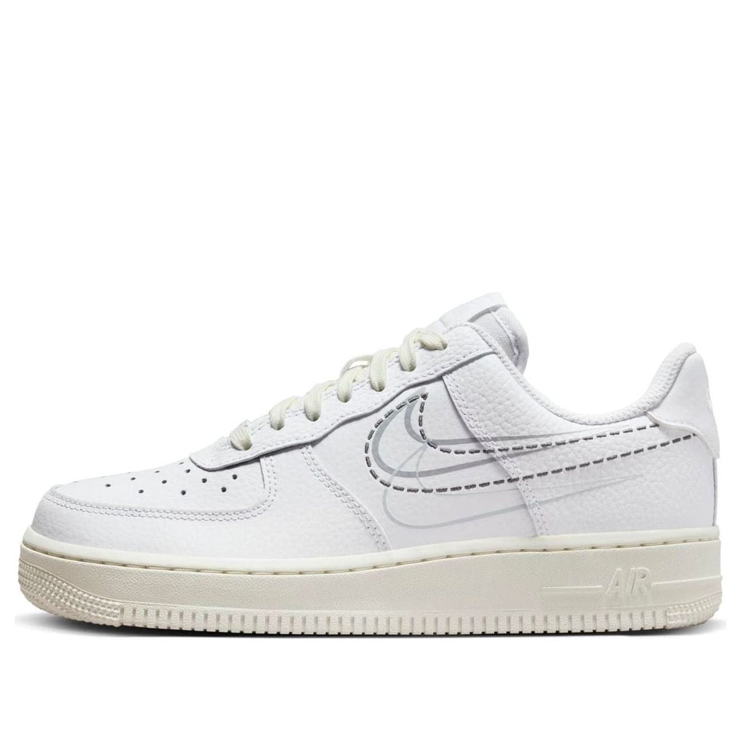 NIKE AIR FORCE 1 LOW &