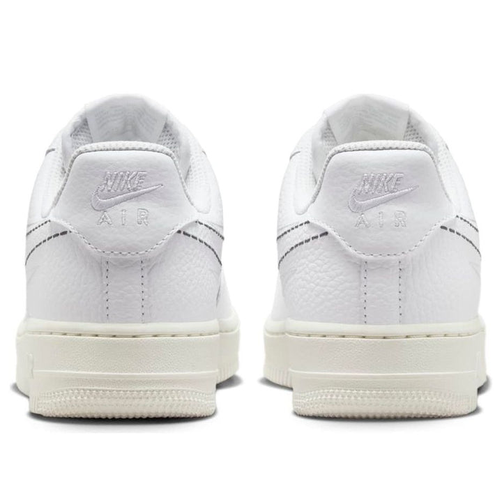NIKE AIR FORCE 1 LOW &
