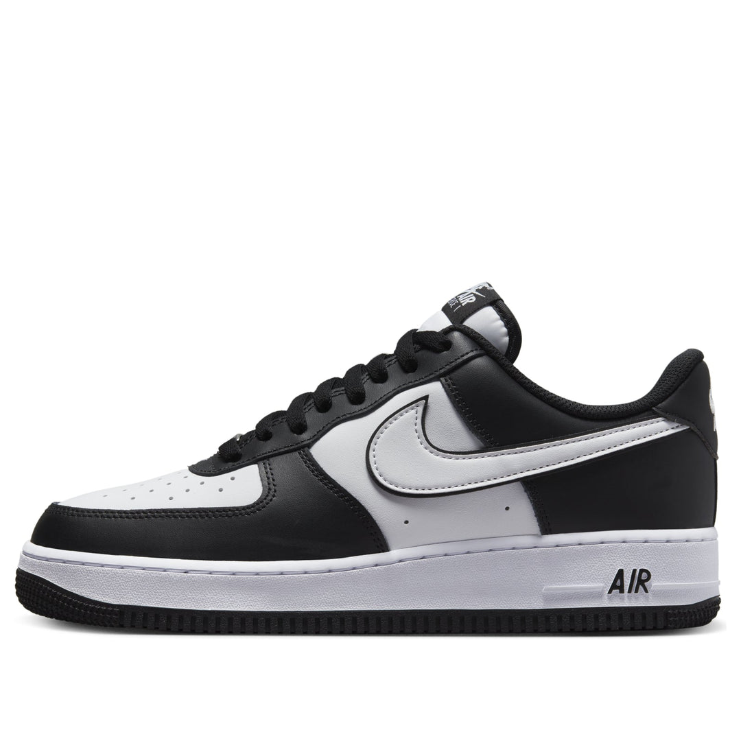 NIKE AIR FORCE 1 LOW &