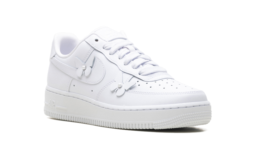 NIKE AIR FORCE 1 LOW BUTTERFLY WHITE WOMENS