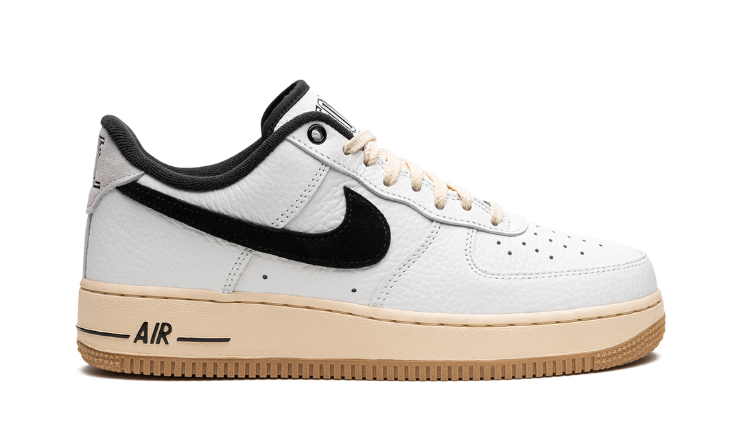 NIKE AIR FORCE 1 LOW COMMAND FORCE WHITE BLACK WOMENS