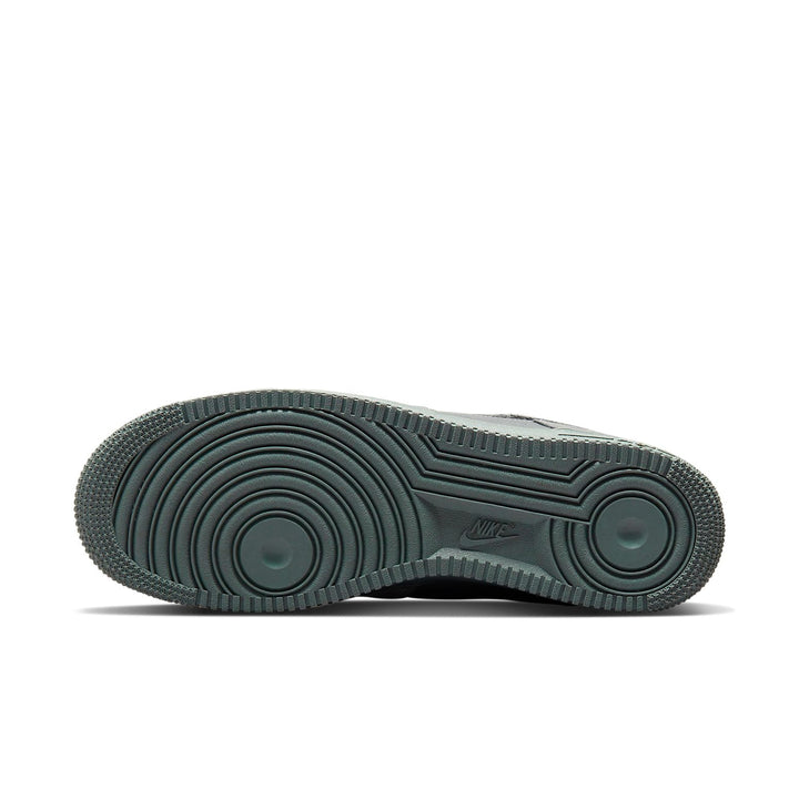 NIKE AIR FORCE 1 LOW CUT OUT SWOOSH GREY BLACK