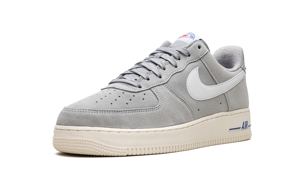NIKE AIR FORCE 1 LOW LIGHT SMOKE GREY WHITE SAIL HYPER ROYAL