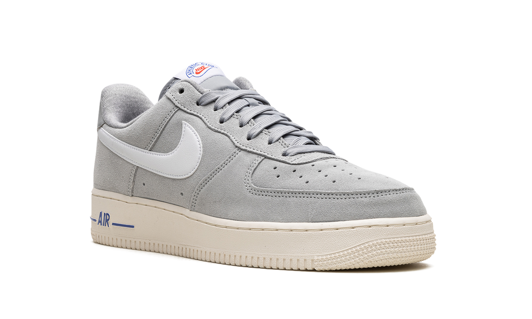 NIKE AIR FORCE 1 LOW LIGHT SMOKE GREY WHITE SAIL HYPER ROYAL