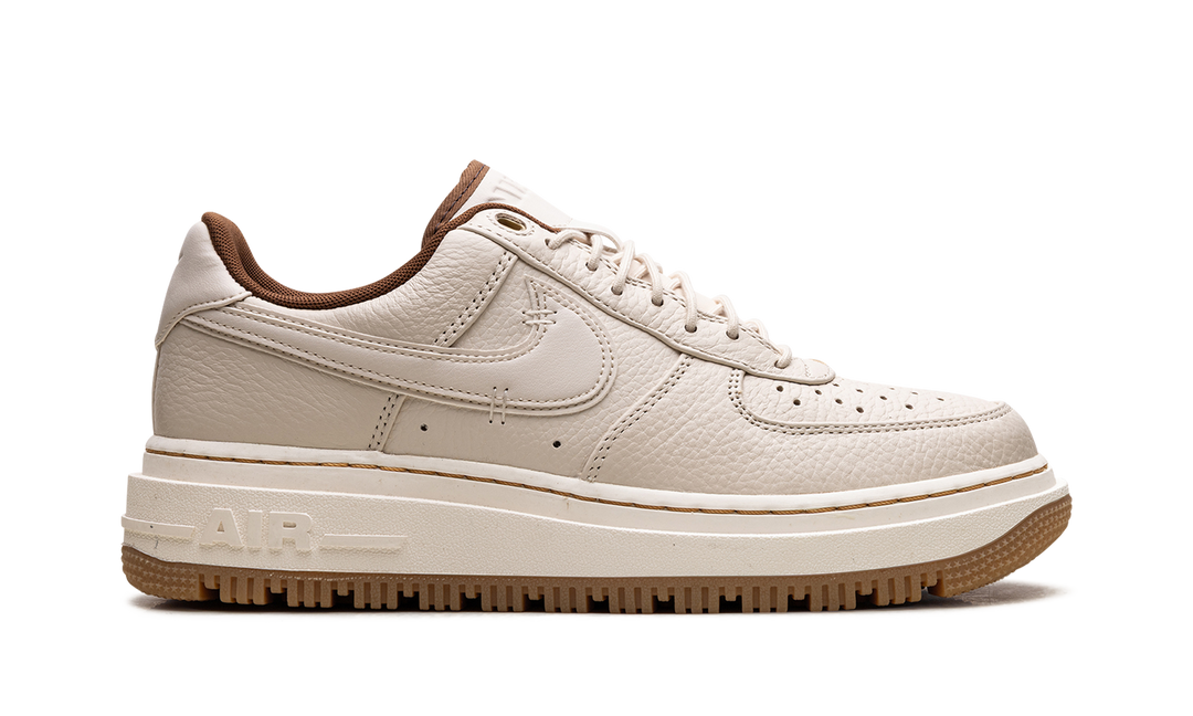 NIKE AIR FORCE 1 LOW LUXE PECAN