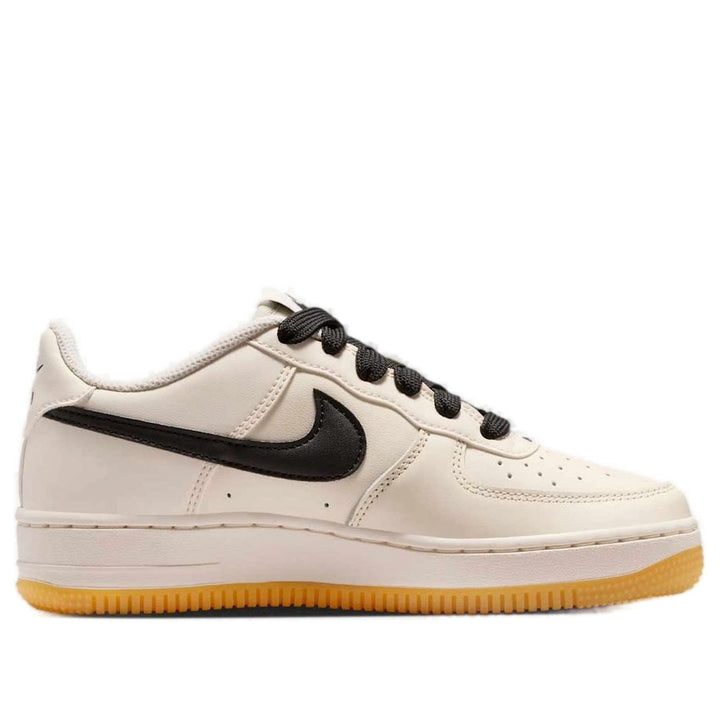 NIKE AIR FORCE 1 LOW LV8 SOFT PEARL GUM BLACK (GS)