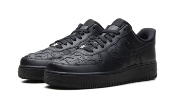 NIKE AIR FORCE 1 LOW LV8 TRIPLE BLACK STARS — Stock