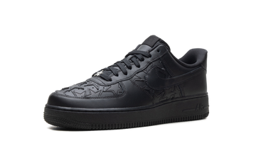 NIKE AIR FORCE 1 LOW LV8 TRIPLE BLACK STARS — Stock