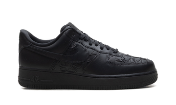 NIKE AIR FORCE 1 LOW LV8 TRIPLE BLACK STARS — Stock