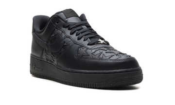 NIKE AIR FORCE 1 LOW LV8 TRIPLE BLACK STARS — Stock