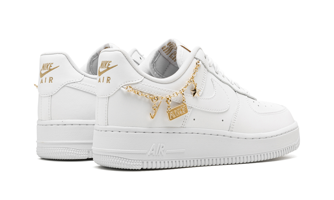 NIKE AIR FORCE 1 LOW LX WHITE PENDANT (WOMEN&