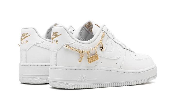 NIKE AIR FORCE 1 LOW LX WHITE PENDANT (WOMEN&