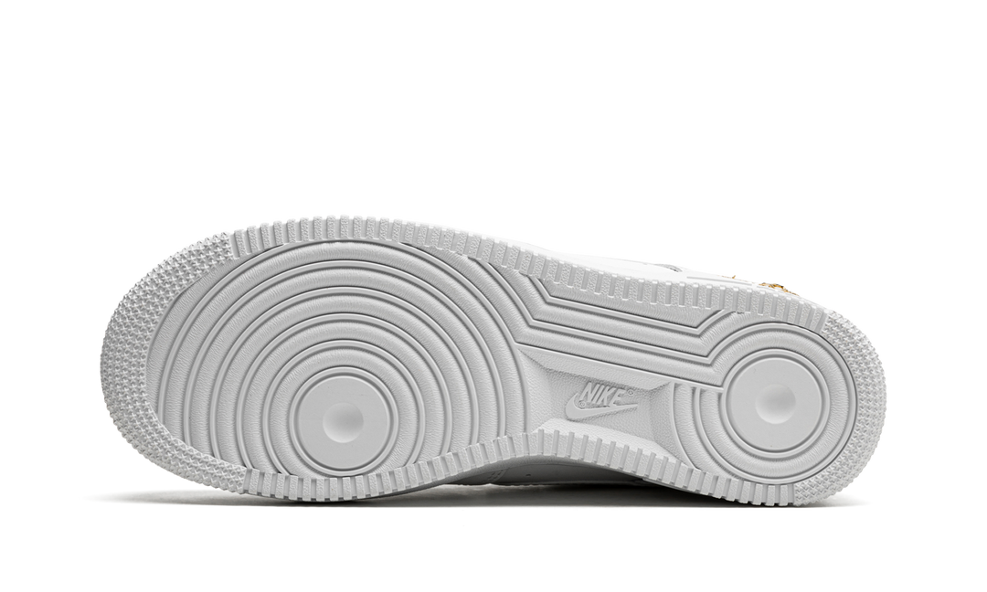 NIKE AIR FORCE 1 LOW LX WHITE PENDANT (WOMEN&