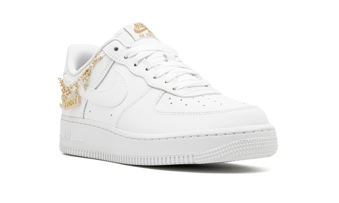 NIKE AIR FORCE 1 LOW LX WHITE PENDANT (WOMEN&