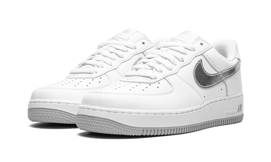 NIKE AIR FORCE 1 LOW METALLIC SILVER