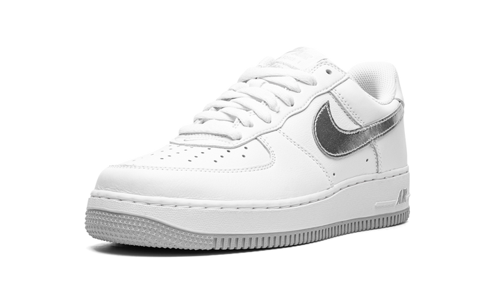 NIKE AIR FORCE 1 LOW METALLIC SILVER