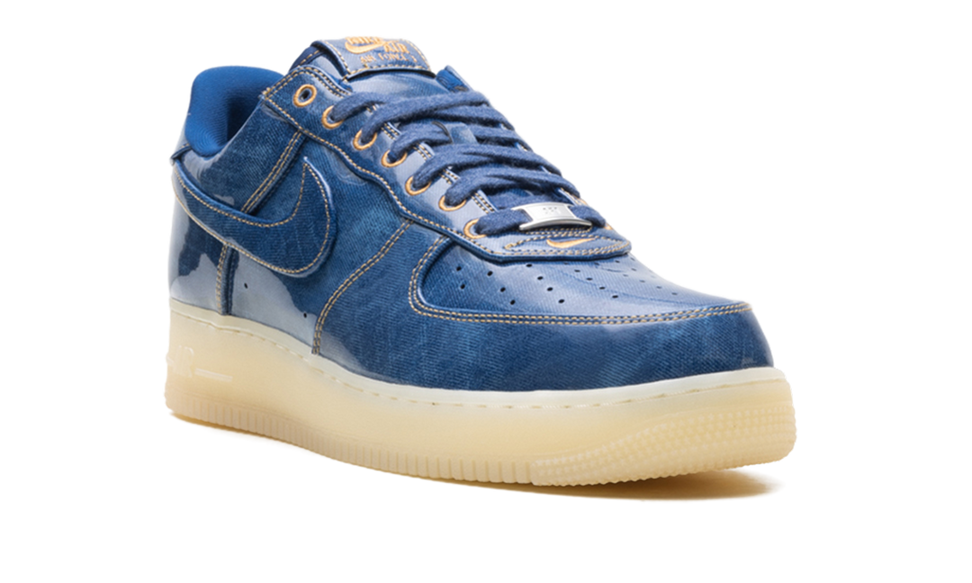 NIKE AIR FORCE 1 LOW PATENT DENIM — Stock