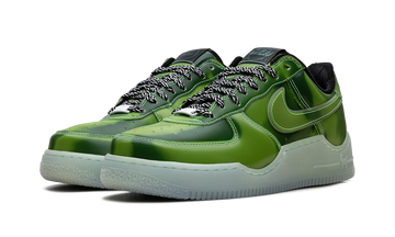 NIKE AIR FORCE 1 LOW PREMIUM LEBRON JAMES LA VOLTAGE GREEN — Stock