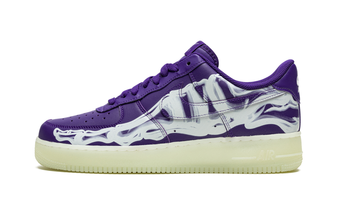 NIKE AIR FORCE 1 LOW &