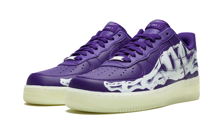 NIKE AIR FORCE 1 LOW &