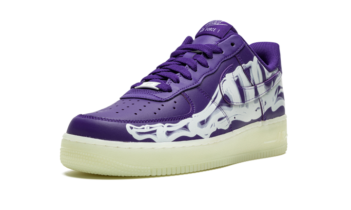 NIKE AIR FORCE 1 LOW &
