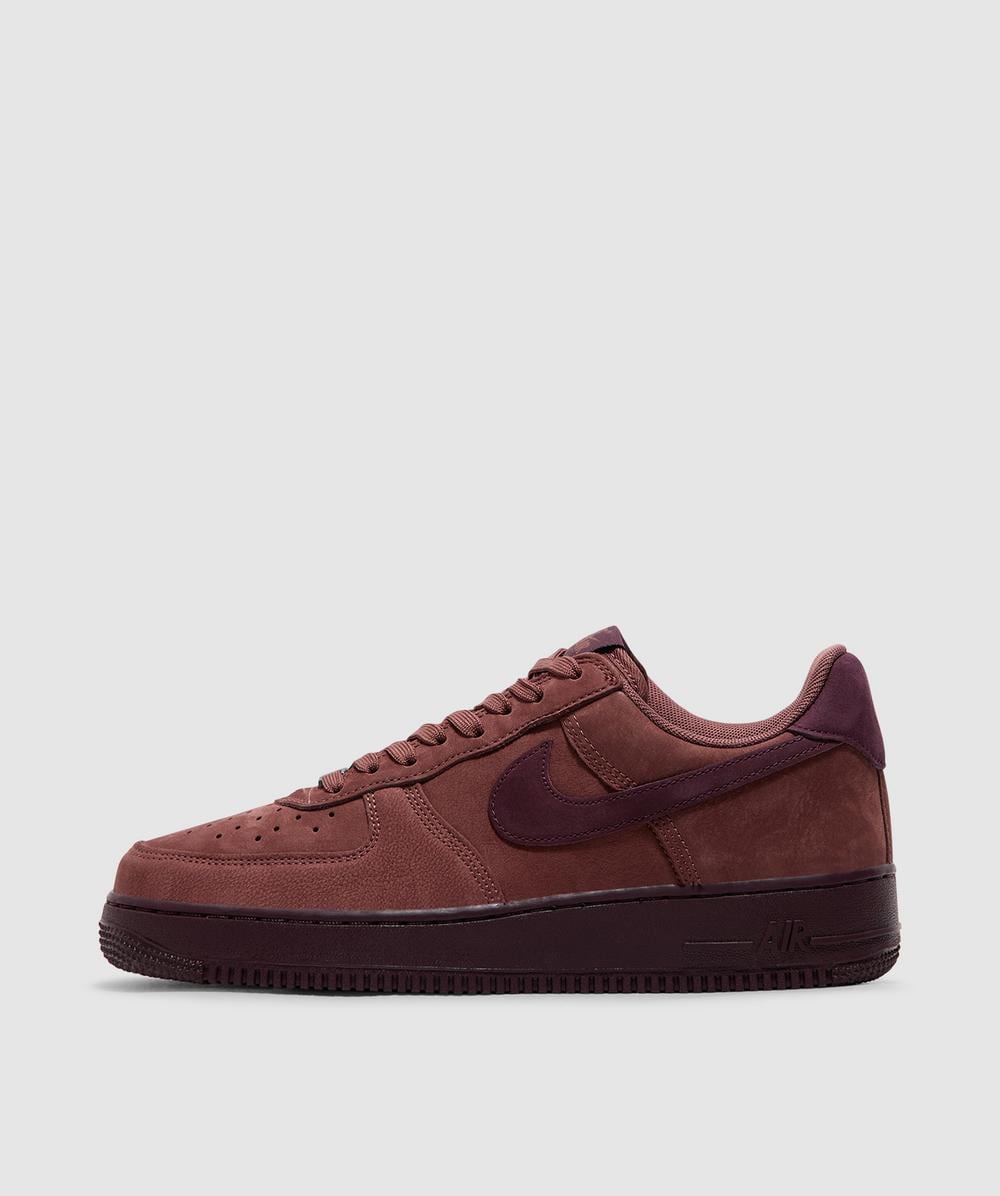 NIKE AIR FORCE 1 LOW RETRO PREMIUM QS RED SEPIA MAHOGANY BADGELESS