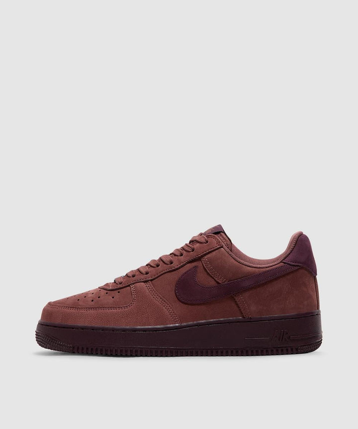 NIKE AIR FORCE 1 LOW RETRO PREMIUM QS RED SEPIA MAHOGANY BADGELESS